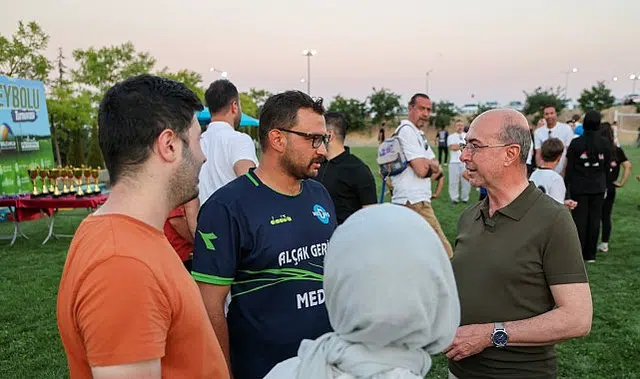 Selçuklu Belediyesi Tarafından Düzenlenen Çim Voleybolu Turnuvası Sona Erdi