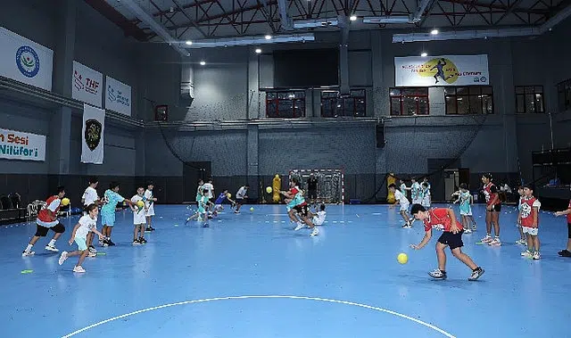 Nilüfer’de “Hentbol Akademisi” açıldı