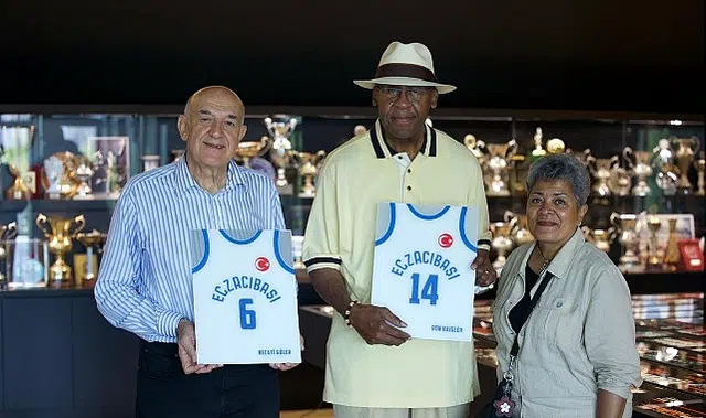 Eczacıbaşı Spor Kulübü, 60. yılında basketbol efsanelerini yeni evinde ağırladı