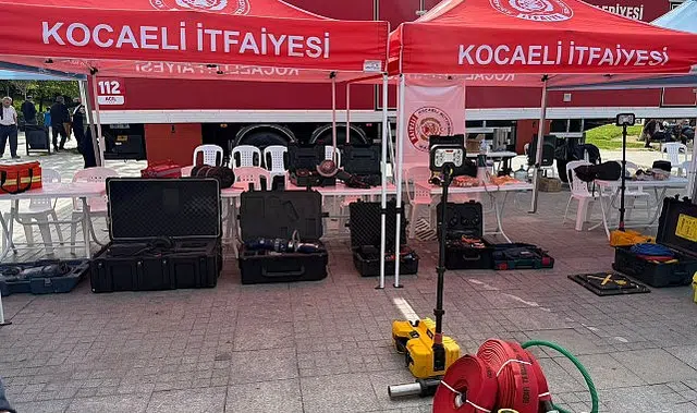 Kocaeli meydanları İtfaiye Haftası’nda renklendi