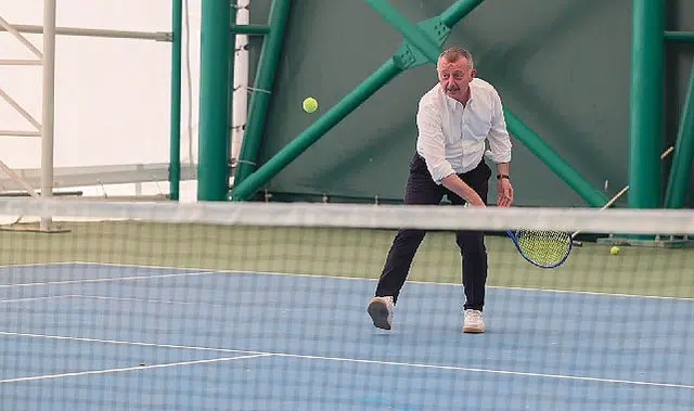 Büyükakın mesajını bu kez tenis kortundan verdi: 'Kocaeli’de herkes, her sporu yapabiliyor'