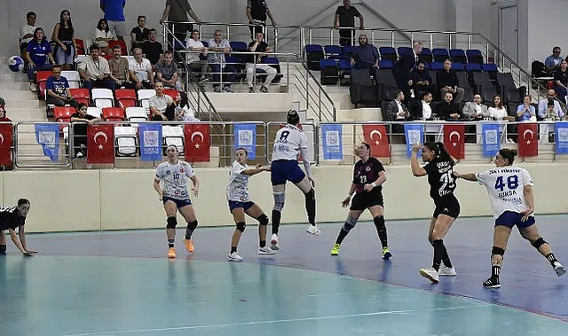 Başkan Vekili Gültekin Günü Sahada Geçirdi: Esnaftan Okula, Parktan Zabıta Teşkilâtına