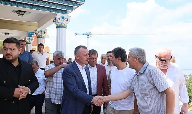 Büyükakın, Karamürsel’de  hem gönüllere dokundu,  hem de çalışmaları inceledi
