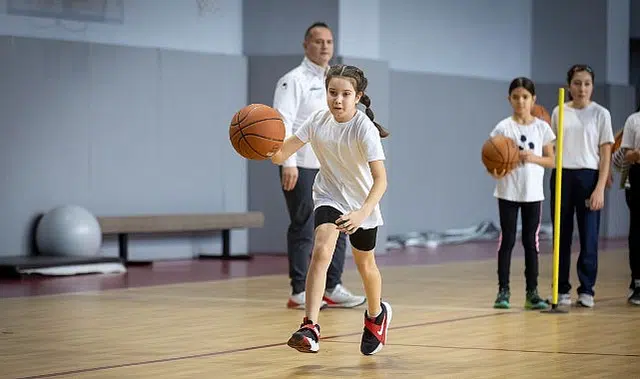 Konak Belediyesi’nin Kış Spor Okullarında kayıt heyecanı devam ediyor