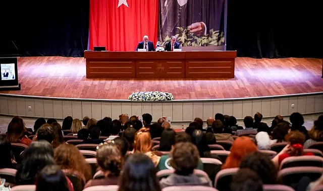 DEÜ Söyleşilerinde “Köklerden Günümüze Türk Dili” Konuşuldu