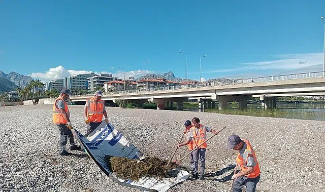 Büyükşehir Belediyesi ekipleri gece boyunca sahada görev yaptı