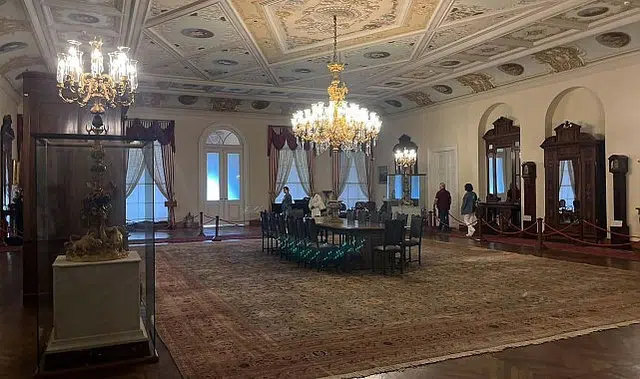Güz Gezileri’nin ekim ayı programı, Dolmabahçe Sarayı ziyaretiyle başladı