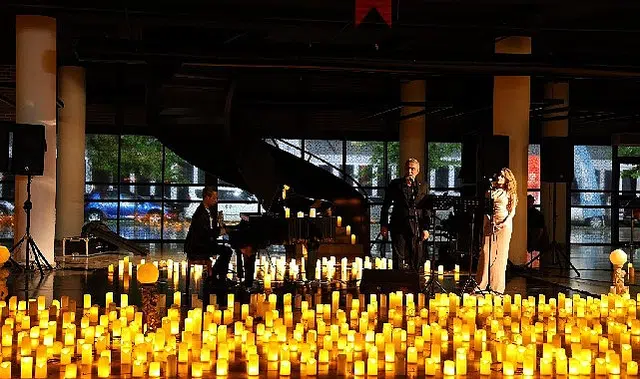 Mum ışığında başladı, “Karar” ile sahneye taşındı; Şehir Tiyatroları’ndan 29. sanat yılına görkemli açılış