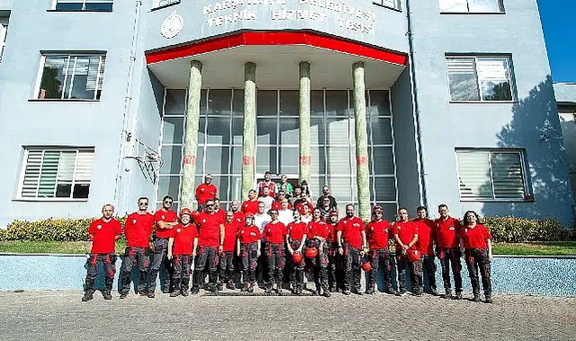 Karşıyaka Belediyesi personeline deprem tahliye tatbikatı