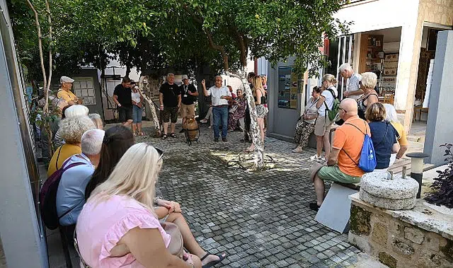 Polonyalı öğretmenlerden Kemer Belediyesi Kültür Evi’ne ziyaret
