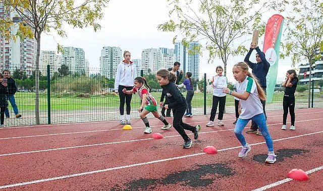 Karşıyaka’da 7’den 77’ye bayram coşkusu