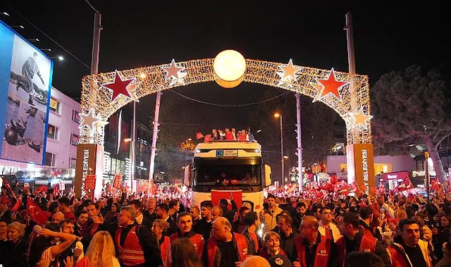 Kadıköy’de Yüz Binlerce Kişi Cumhuriyet İçin Yürüdü